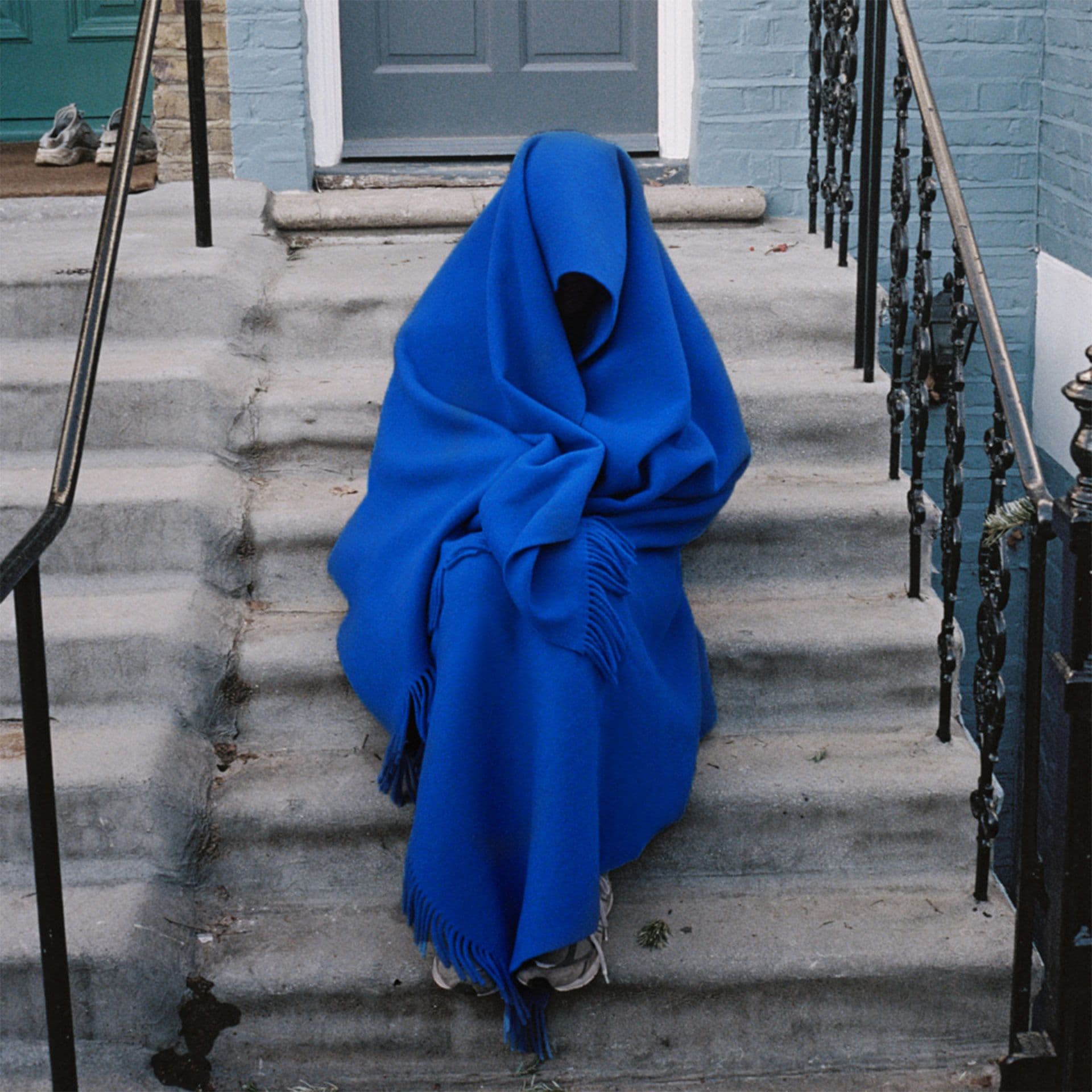 Photography by Daniyel Lowden for Magniberg. Concept and art direction by me for Moon International.