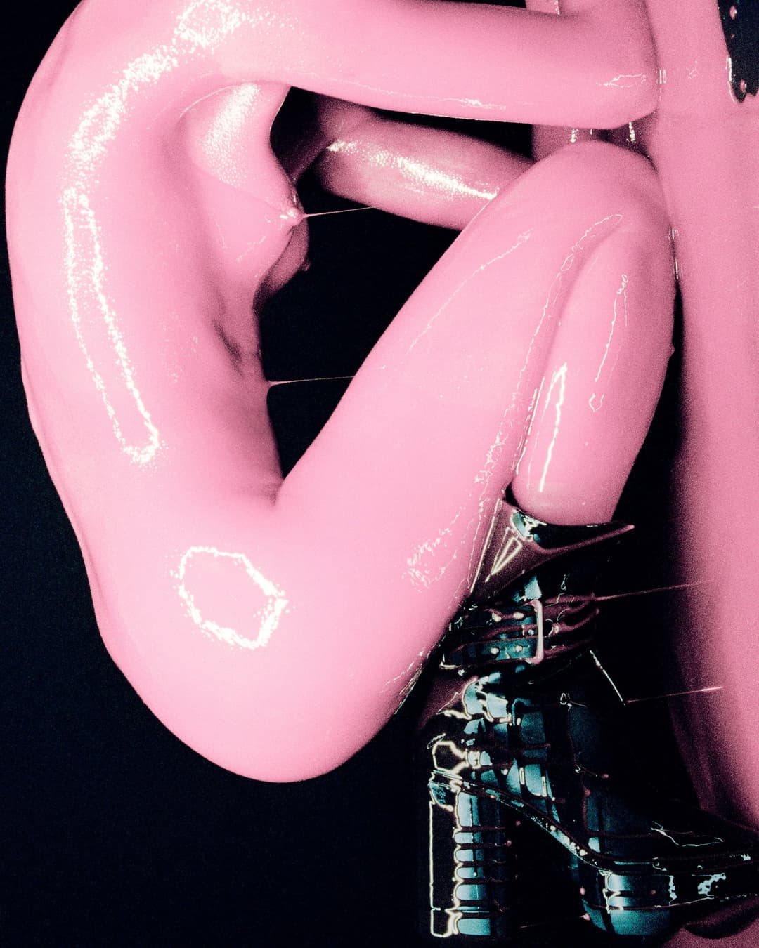 Objects of desire with Drew Vickers and Cecile Paravina for At Kollektive. Concept and art direction by me for Moon International.